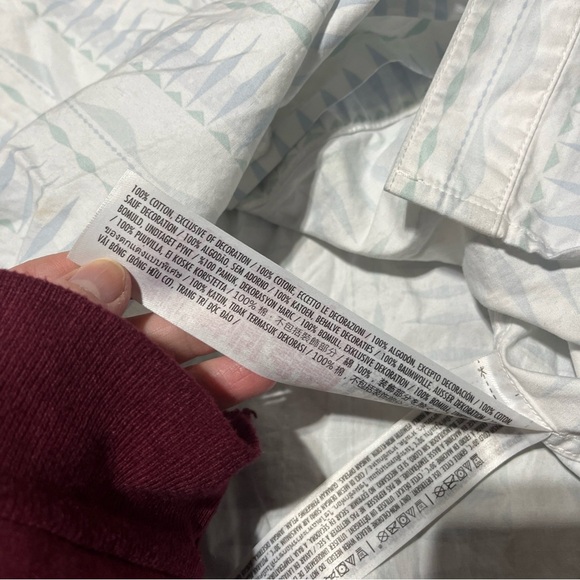 Disney Mens Shirt Extra Large White Blue Stripe Frozen Horse Elsa See Note- Flaw - Picture 9 of 11